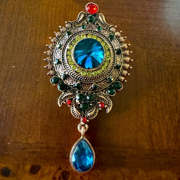 European, Baroque Sparkling Rhinestones Brooch, Lapel Pin, Vintage inspired - Picture 7 of 7